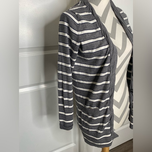 LAST CALL Banana Republic Small Striped Cardigan - Picture 2 of 9